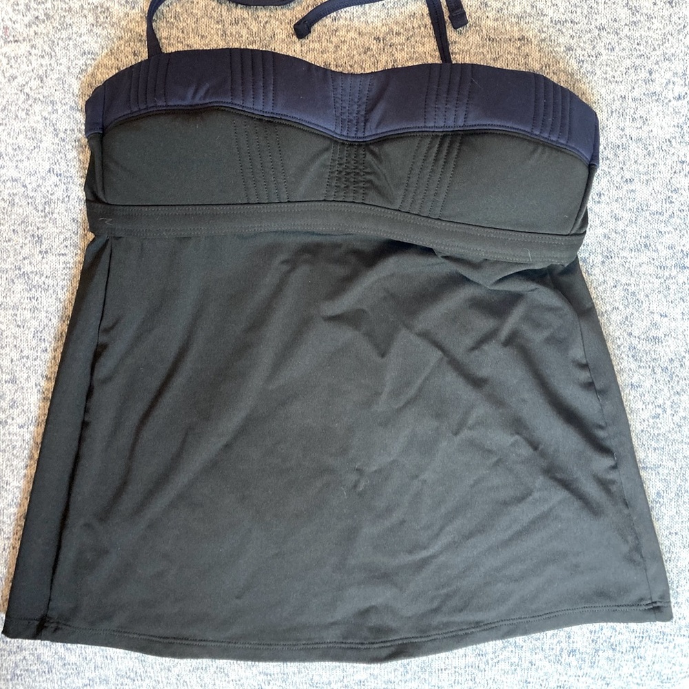 Athleta can black and navy padded tankini swim top